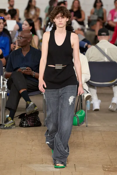Look 24